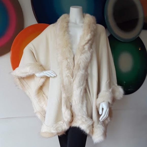 Open Side Faux-Fur Detail Coat Poncho - Picture 4 of 7